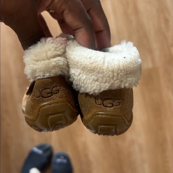 UGG Keelan Boots Size 4/5 - Picture 3 of 5